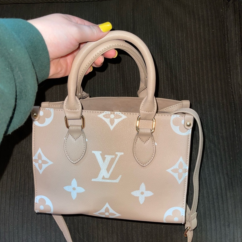 DH GATE::: Louis Vuitton Crossbody
